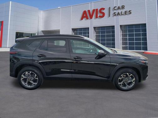 Black Metallic 2025 Chevrolet Trax LT