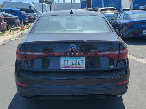 Deep Black Pearl 2025 Volkswagen Jetta 1.5T SE