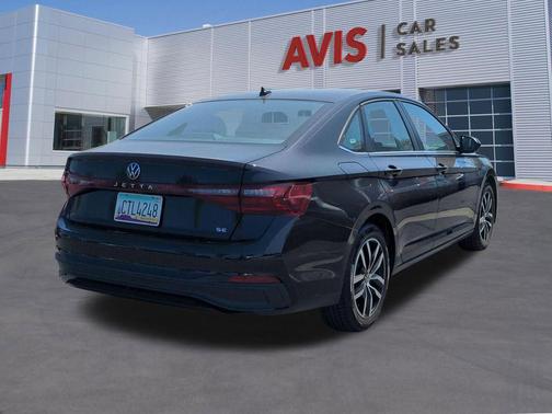Deep Black Pearl 2025 Volkswagen Jetta 1.5T SE