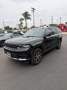 Diamond Black Crystal Pearlcoat 2024 Jeep Grand Cherokee L Limited