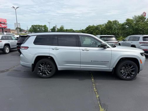 Silver Zynith 2026 Jeep Grand Cherokee L Limited Reserve 4x4