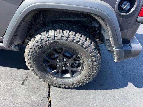 Granite Crystal Clearcoat Metallic 2026 Jeep Wrangler Sport