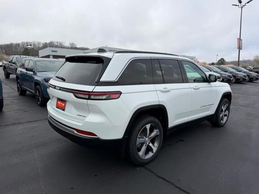 Bright White Clearcoat 2026 Jeep Grand Cherokee Limited 4x4