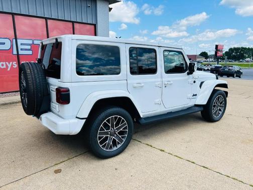 2022 Jeep Wrangler Unlimited 4xe Sahara
