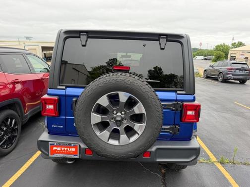 Ocean Blue Metallic 2018 Jeep Wrangler Unlimited Sahara