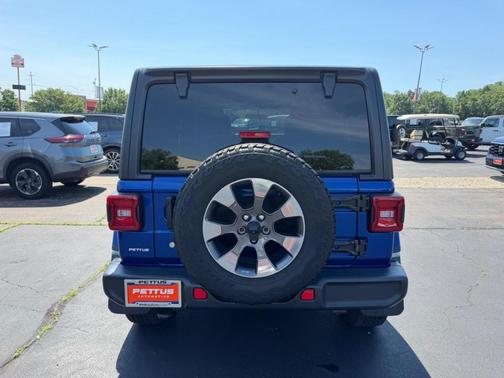Ocean Blue Metallic 2018 Jeep Wrangler Unlimited Sahara