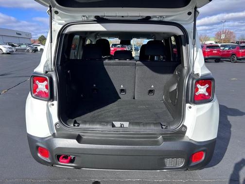 2023 Jeep Renegade Trailhawk