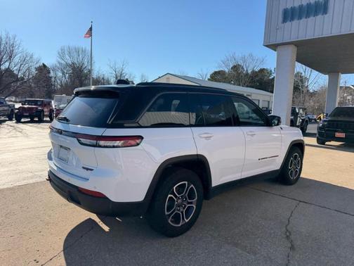 2022 Jeep Grand Cherokee Trailhawk