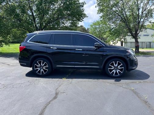 2019 Honda Pilot Touring 8-Passenger