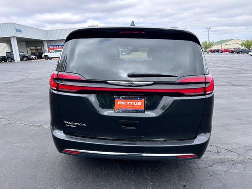 2022 Chrysler Pacifica Touring-L