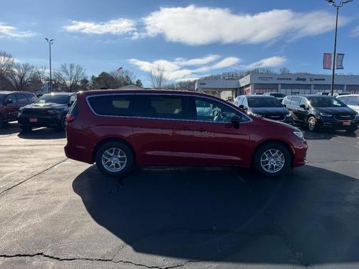 2026 Chrysler Pacifica Select FWD