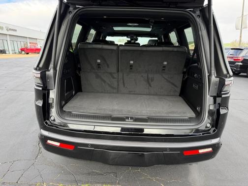 Gloss Black 2026 Jeep Grand Wagoneer Limited