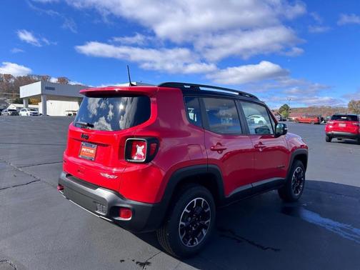 2023 Jeep Renegade Trailhawk