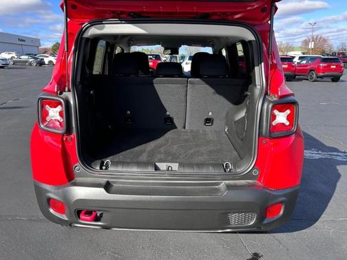 2023 Jeep Renegade Trailhawk