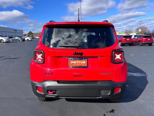 2023 Jeep Renegade Trailhawk