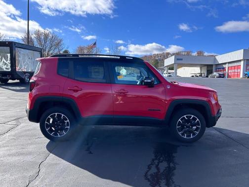 2023 Jeep Renegade Trailhawk