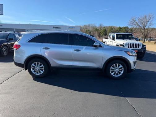 2018 Kia Sorento LX