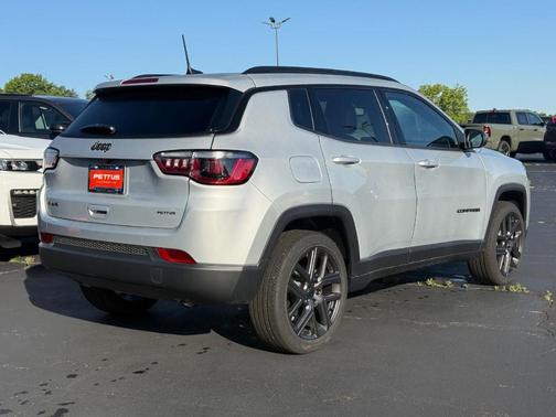 Silver Clearcoat 2026 Jeep Compass Latitude