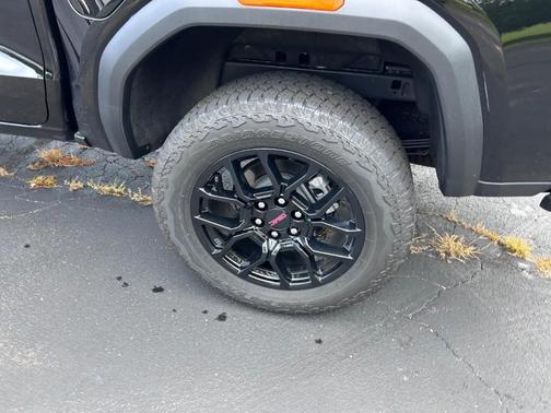 2024 GMC Canyon Denali