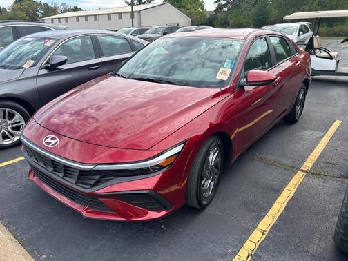 2024 Hyundai ELANTRA SEL