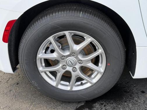 2026 Chrysler Pacifica Select FWD