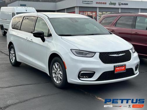 2026 Chrysler Pacifica Select FWD