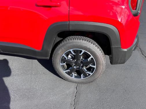 2023 Jeep Renegade Trailhawk