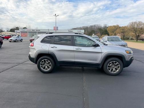 2020 Jeep Cherokee Trailhawk