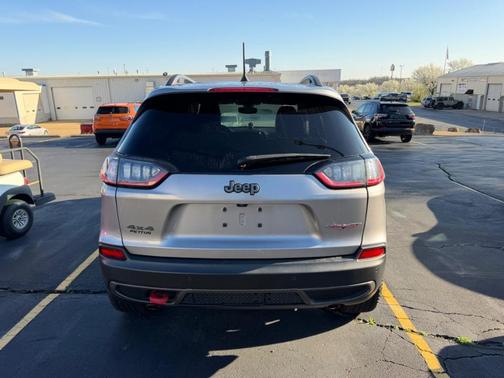 2020 Jeep Cherokee Trailhawk