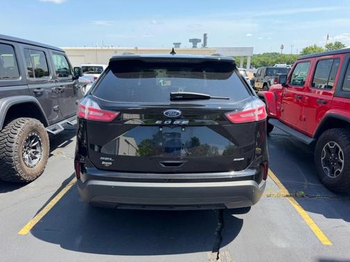 Agate Black Metallic 2022 Ford Edge Sport