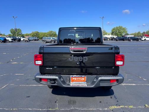 2025 Jeep Gladiator Sport