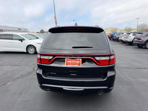 DB Black Clearcoat 2026 Dodge Durango GT HEMI V8