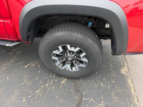 Barcelona Red Metallic 2017 Toyota Tacoma TRD Off Road
