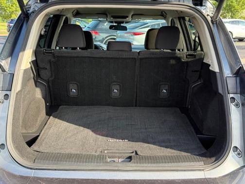 Gun Metallic 2024 Nissan Rogue SV