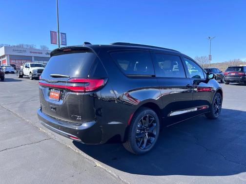 2025 Chrysler Pacifica Limited