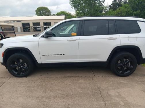 2023 Jeep Grand Cherokee L Laredo