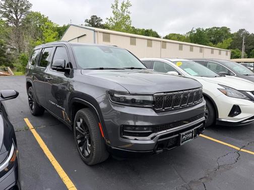 Metallic 2024 Jeep Grand Wagoneer Series II