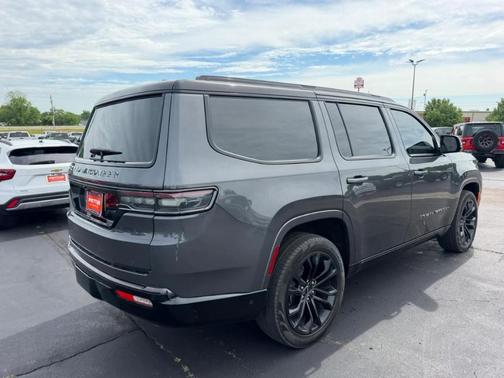Metallic 2024 Jeep Grand Wagoneer Series II