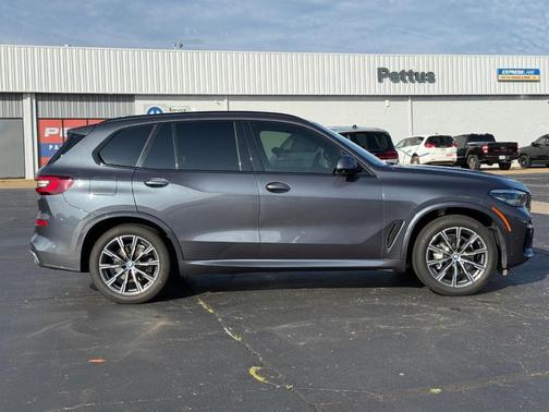 Dark Graphite Metallic 2021 BMW X5 xDrive40i