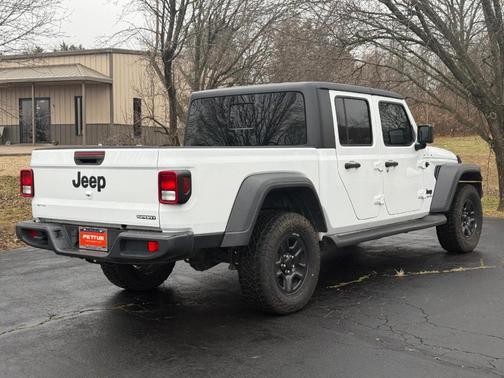 2020 Jeep Gladiator Sport