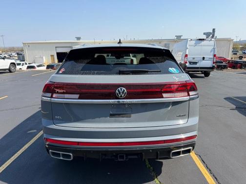 2024 Volkswagen Atlas Cross Sport 2.0T SEL R-Line