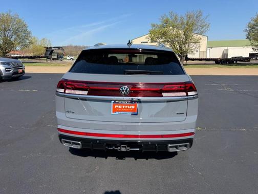 2024 Volkswagen Atlas Cross Sport 2.0T SEL R-Line