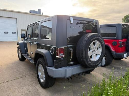 Natural Green Pearl 2010 Jeep Wrangler Unlimited Sport