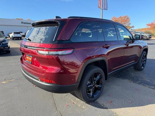 2025 Jeep Grand Cherokee Laredo