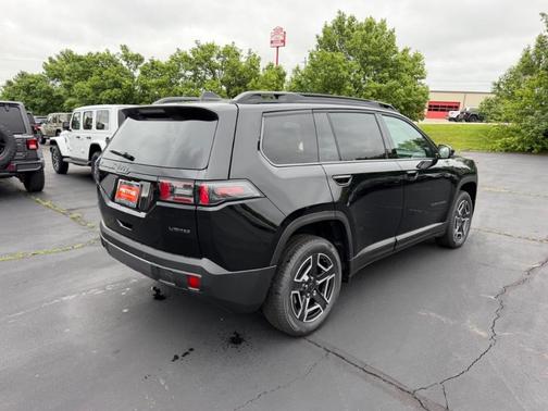Diamond Black 2026 Jeep Cherokee LAREDO/LIMITED