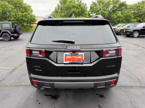 Diamond Black 2026 Jeep Cherokee LAREDO/LIMITED