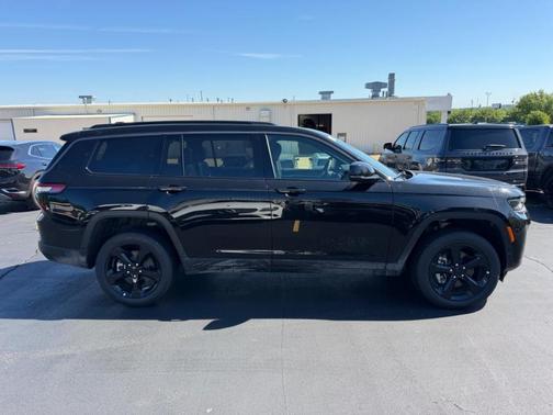 Diamond Black 2026 Jeep Grand Cherokee L Limited 4x4