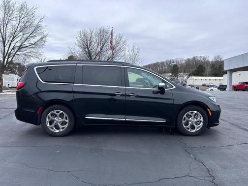 2022 Chrysler Pacifica Limited