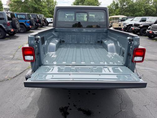 Anvil Clearcoat 2026 Jeep Gladiator Sport