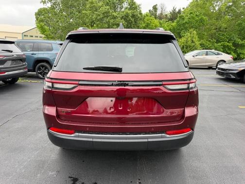 Velvet Red Pearlcoat 2026 Jeep Grand Cherokee Laredo